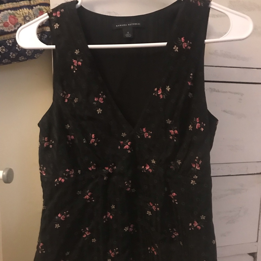 Black floral blouse banana republic